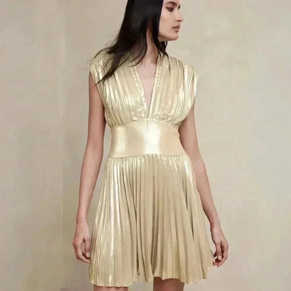 😍 NWT 😍 Banana Republic Sleeveless Pleated Mini Dress, Gold, Size 4 - Picture 1 of 10